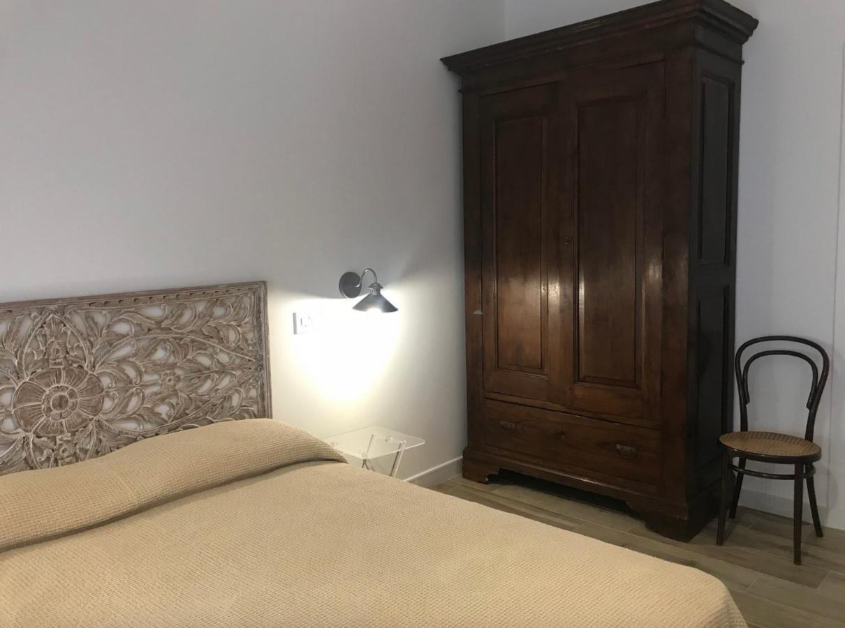 Bellhome 1 - Elegante Appartamento Nel Centro Di Bari Exterior foto