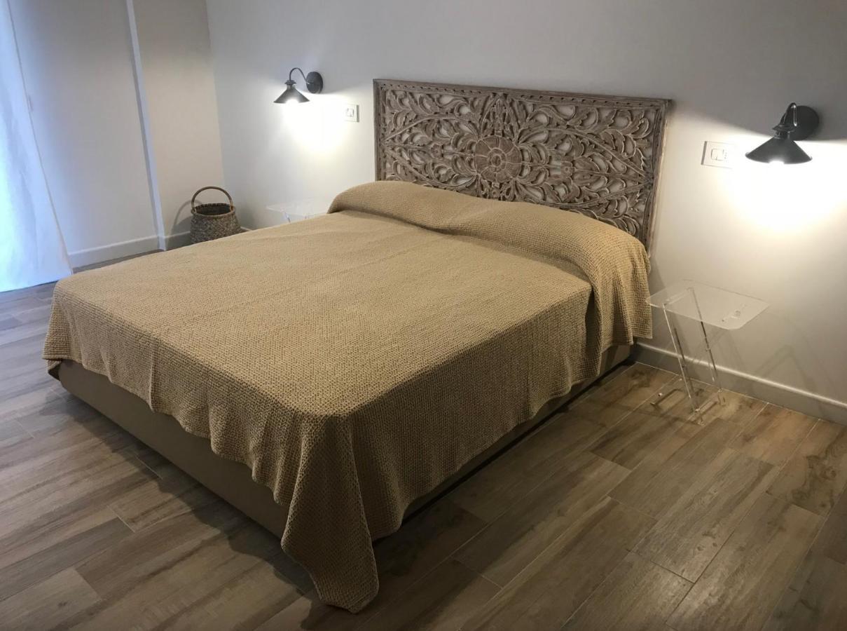 Bellhome 1 - Elegante Appartamento Nel Centro Di Bari Exterior foto