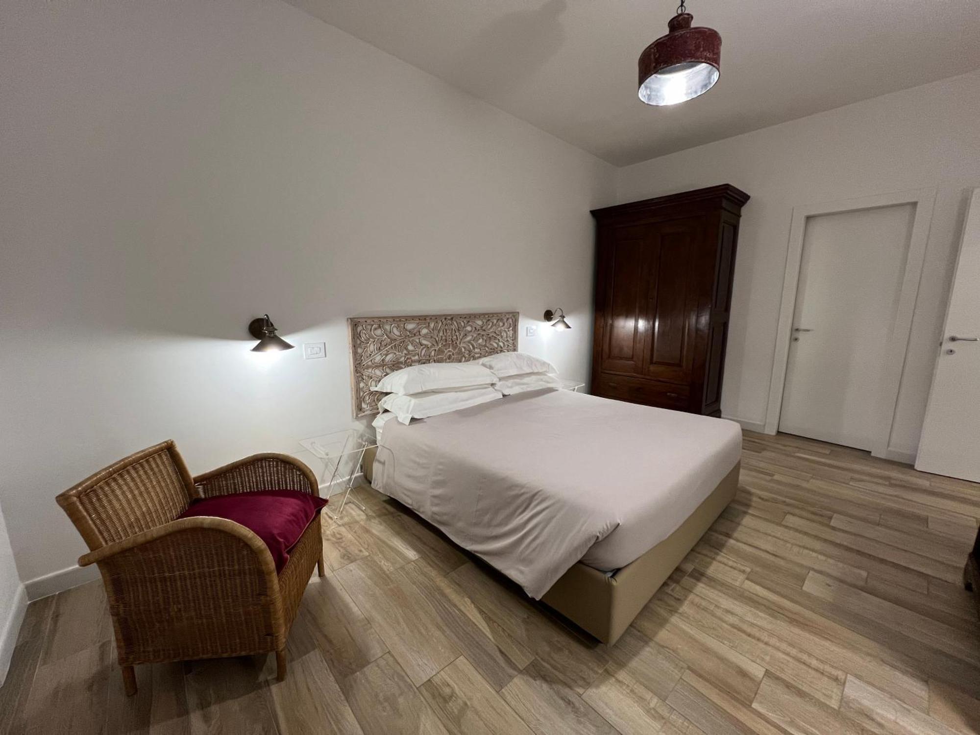 Bellhome 1 - Elegante Appartamento Nel Centro Di Bari Exterior foto